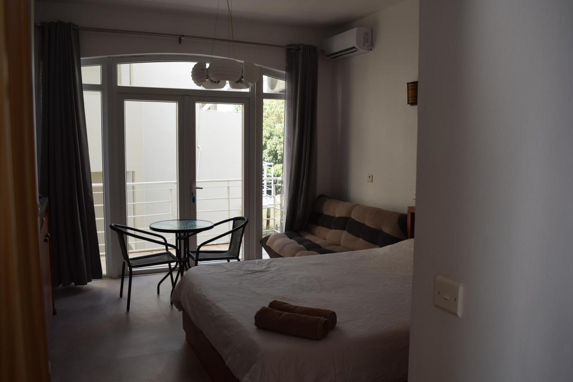 Ocean Drive Studio - Opposite The Beach Grand-Baie Eksteriør billede